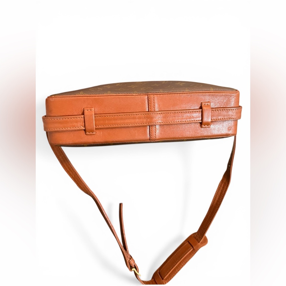 Louis Vuitton Monogram Sac Bandouliere 30 Crossbody Bag - Picture 5 of 8